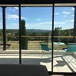 Gorgeous Mansion For 6 In Сasa de vacaciones