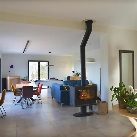 Ferienhaus Gorgeous Mansion For 6 In