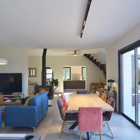 Gorgeous Mansion For 6 In * Barjac (Gard)