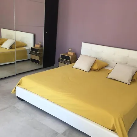 Gorgeous Mansion For 6 In Ferienhaus