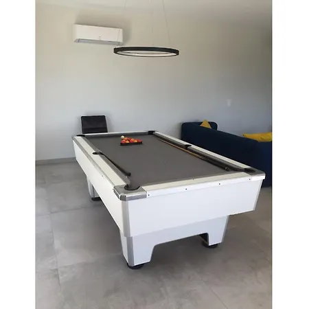 Gorgeous Mansion For 6 In Barjac (Gard)