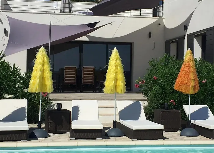 Gorgeous Mansion For 6 In Баржак
